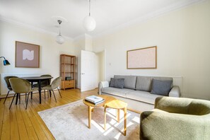 TV, fireplace, stereo - Spacious South Ken 2BR w/ Elevator, nr South Ken Station, by Blueground (London)