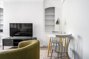 Interior - Cute Marylebone 1BR nr. Bondstreet St/Oxford St Shops , by Blueground (London)