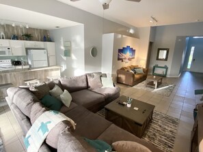 Smart TV, video games, table football - Mickey’s Vacation Villa-Premium- Minutes from Disney World with private pool! (Kissimmee)
