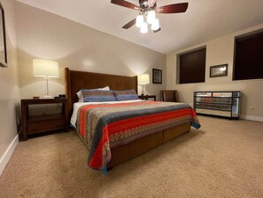 3 bedrooms, desk, iron/ironing board, travel crib - Updated partially subterranean apartment. (Salt Lake City)