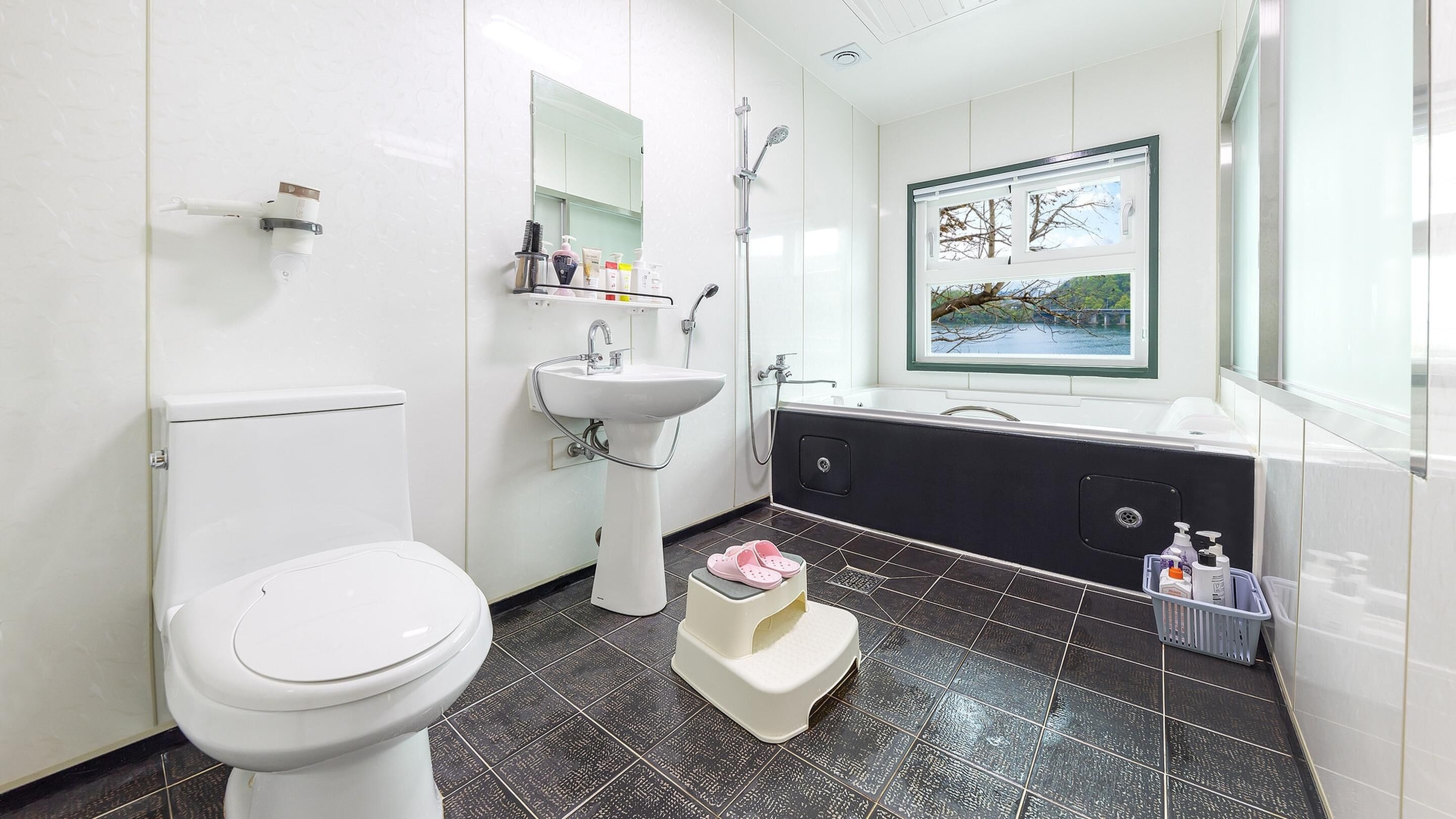 Habitación básica, 1 habitación (202 Belém) | Baño | Toallas