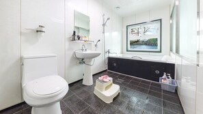 Basic Room, 1 Bedroom (202 Belém) | Bathroom | Towels - Chuncheon El Dorado Kid's Pension (Chuncheon)