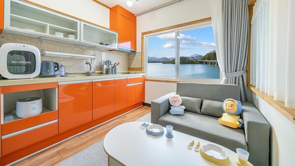 1 bedroom, free WiFi - Chuncheon El Dorado Kid's Pension (Chuncheon)