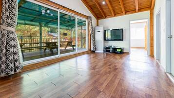 Basic Room, 2 Bedrooms (Moozigea) | 1 bedroom, free WiFi