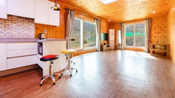 Phòng cơ bản, 2 phòng ngủ (Jaju) | 1 phòng ngủ, truy cập Internet không dây miễn phí