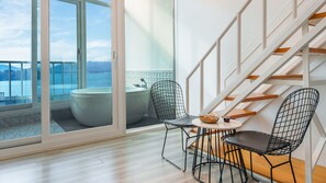 1 bedroom, free WiFi - Yeosu Nangman Pension (Yeosu)