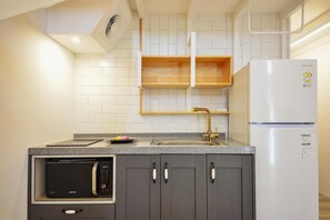 Basic Room, 2 Bedrooms (E103(No swimming pool)) | 1 bedroom, free WiFi