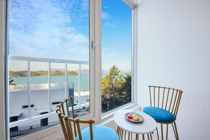 1 bedroom, free WiFi - Yeosu Nangman Pension (Yeosu)