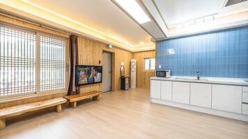 Basic Room, 1 Bedroom (A dong miso1) | 1 bedroom, free WiFi