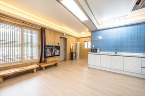 Basic Room, 1 Bedroom (A dong miso1) | 1 bedroom, free WiFi - Gyeongju Soraedanga Pension (Gyeongju)