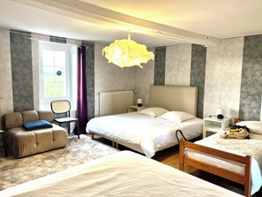 12 bedrooms, desk, iron/ironing board, travel cot - Grande propriété de 800m2 couchages jusqu’à 42, pour séminaires, célébrations… (Amaye sur orne)