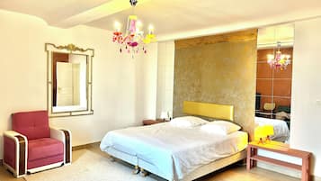 12 bedrooms, desk, iron/ironing board, travel crib