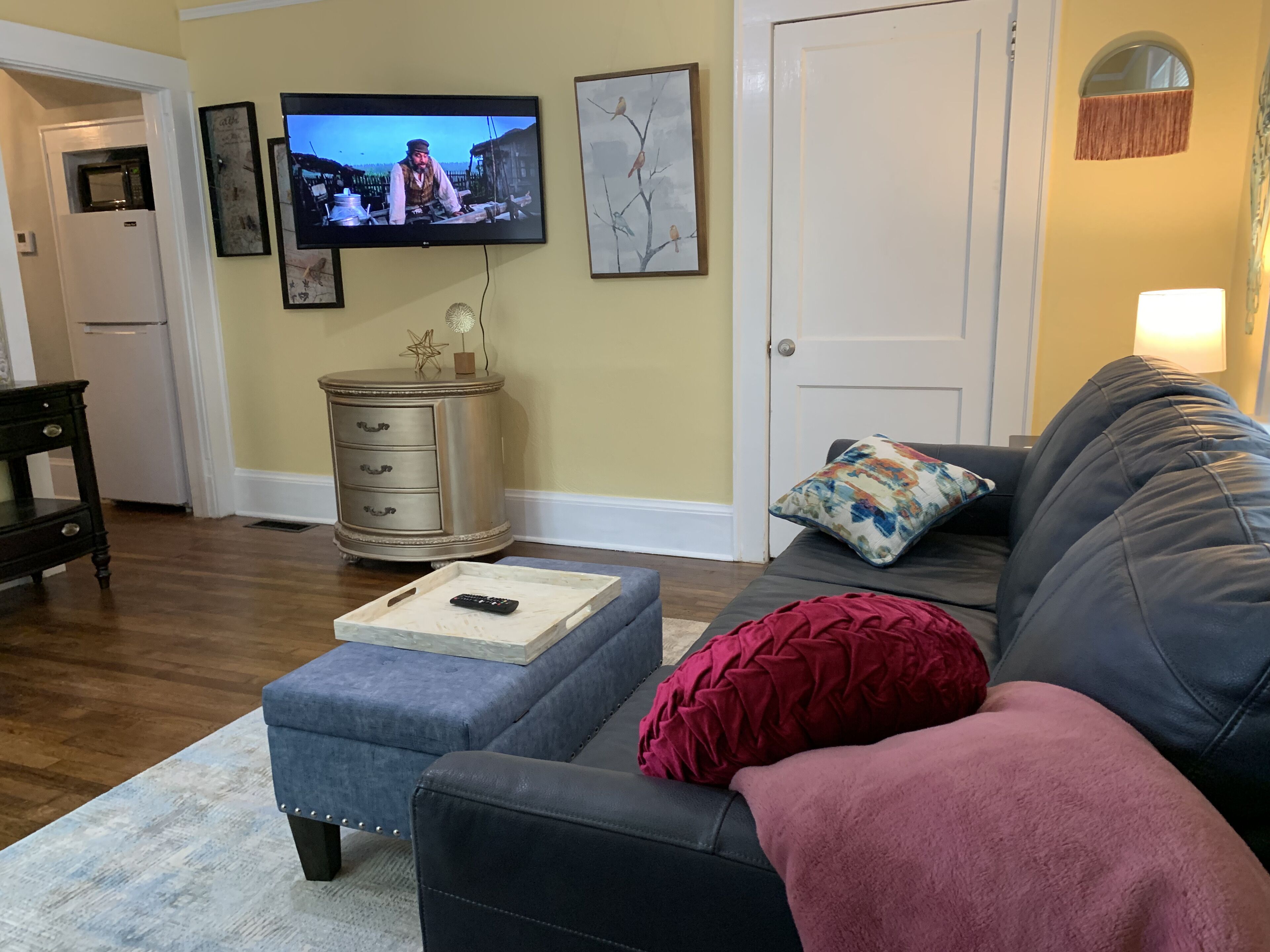 Gilded Nest -No Cleaning Fee, Private Deck,  2 mi to DT Hendersonville/Flat Rock