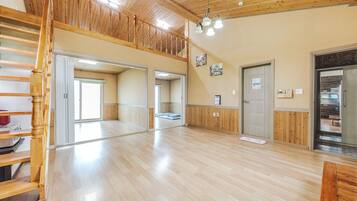 Basic Room, 3 Bedrooms (Teokshil) | 1 bedroom, free WiFi