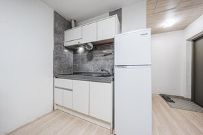 Basic Room, 1 Bedroom (Okbit) | 1 bedroom, free WiFi