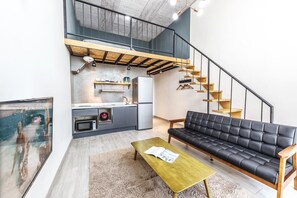 Basic Room, 2 Bedrooms (103) - Yeosu Andante Pension (Yeosu)