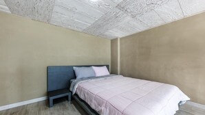 Basic Room, 1 Bedroom (101) | 1 bedroom, WiFi (free) - Yeosu Andante Pension (Yeosu)