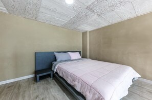 Basic Room, 1 Bedroom (101) | 1 bedroom, free WiFi - Yeosu Andante Pension (Yeosu)