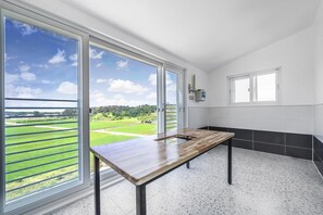 Basic Room, 1 Bedroom (M-D201) | 1 bedroom, free WiFi - Goseong Belloci Kids Poolivilla (Goseong)