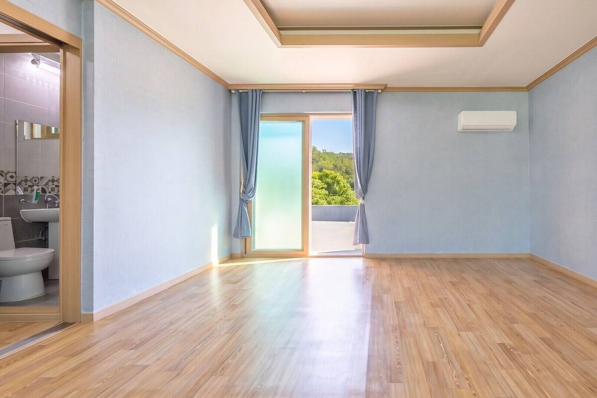 Basic Room, 1 Bedroom (Chaesonghwa) | 1 bedroom, WiFi (free)