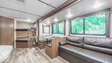 Basic Room, 1 Bedroom (7beon (30FT daehyeong)) | 1 bedroom, free WiFi