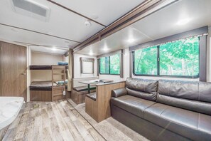 Basic Room, 1 Bedroom (7beon (30FT daehyeong)) | 1 bedroom, free WiFi - Hongcheon Vivaldicampingpark Caravan (Hongcheon)