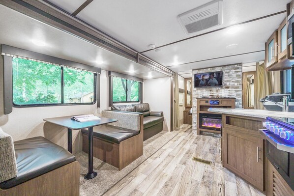 1 bedroom, free WiFi - Hongcheon Vivaldicampingpark Caravan (Hongcheon)