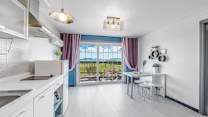 Basic Room, 1 Bedroom (Solchaekkot) | 1 bedroom, WiFi (free) - Ganghwa Rodemhouse Pension (Incheon)