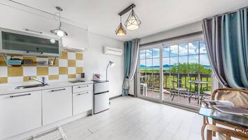 Basic Room, 1 Bedroom (Hneulnari(F3)) | 1 bedroom, free WiFi
