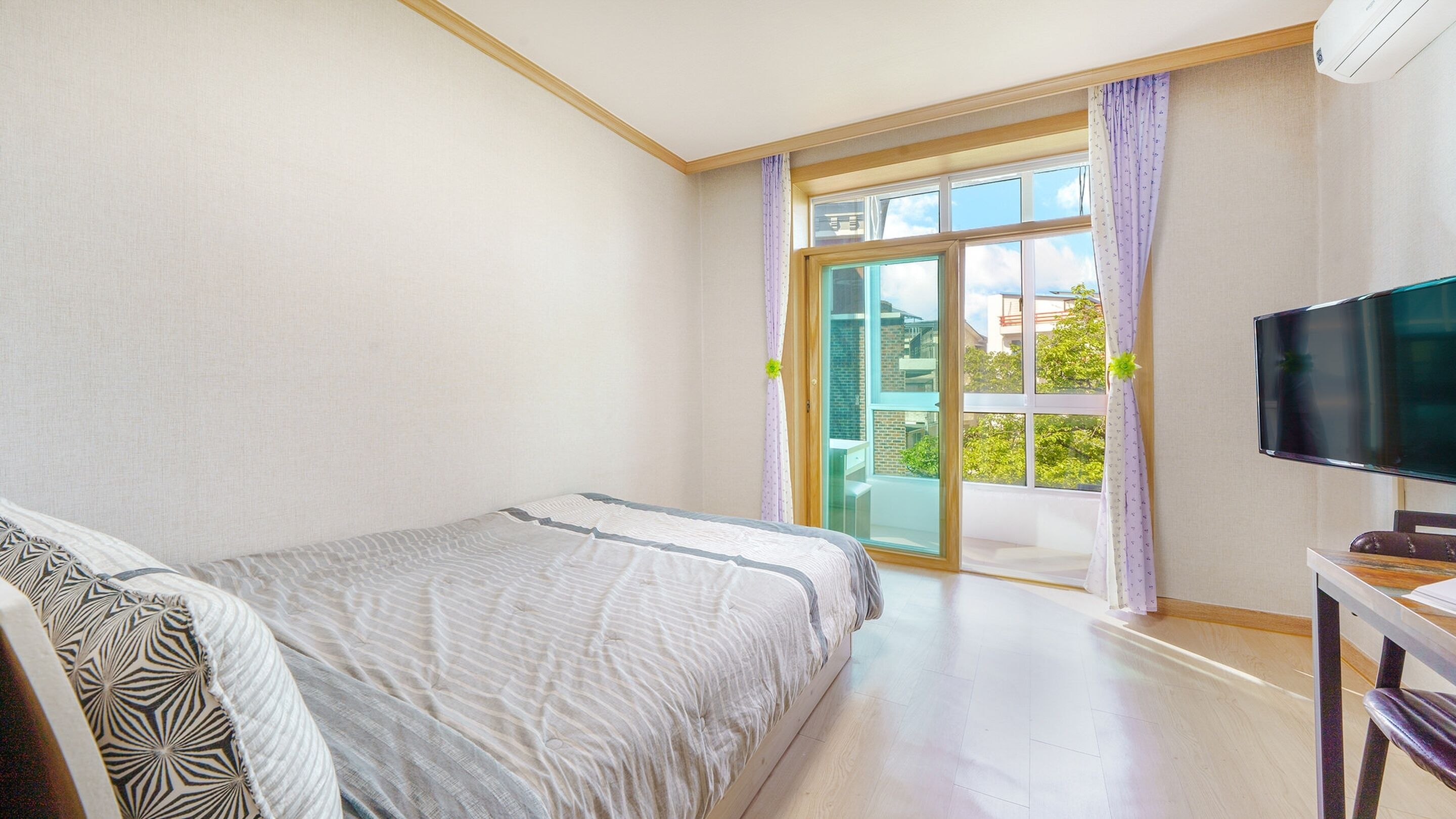 ห้องเบสิก, 1 ห้องนอน (201) | บริเวณภายนอก