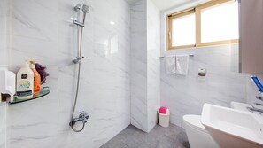 基础客房, 2 间卧室 (Two room A) | 1 多间卧室、免费 WiFi
