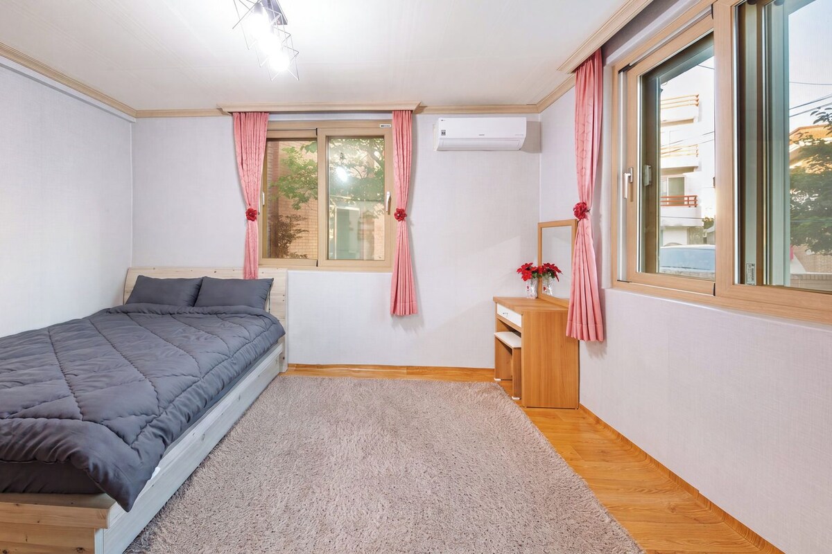 Basic Room, 2 Bedrooms (TworoomB) | 1 bilik tidur, Wi-fi percuma 