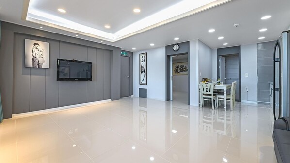 Basic Room, 1 Bedroom (101) | 1 bedroom, free WiFi - Gangneung Badauibyeol Pension (Gangneung)