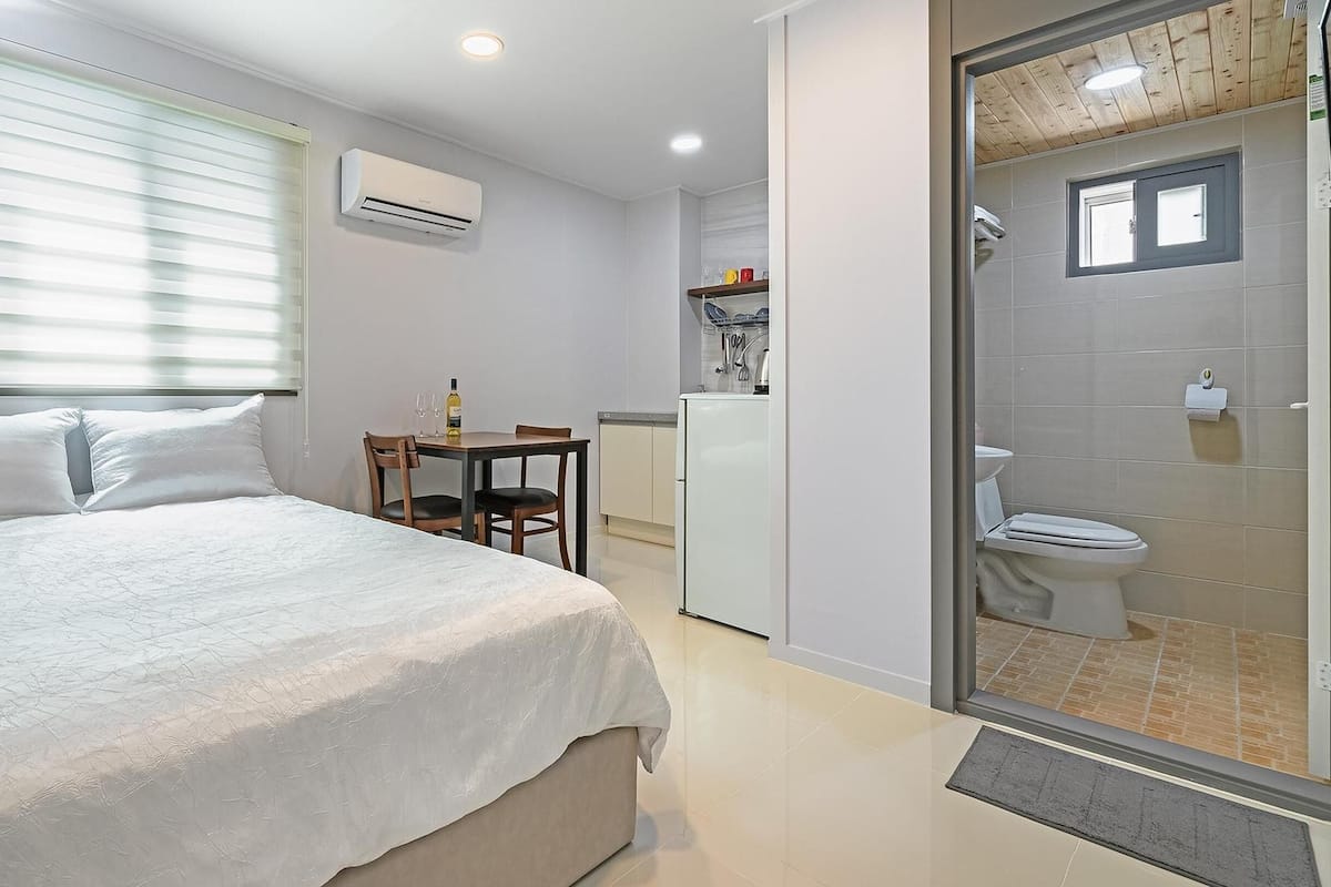 Basic Room, 1 Bedroom (204) | 1 bedroom, free WiFi
