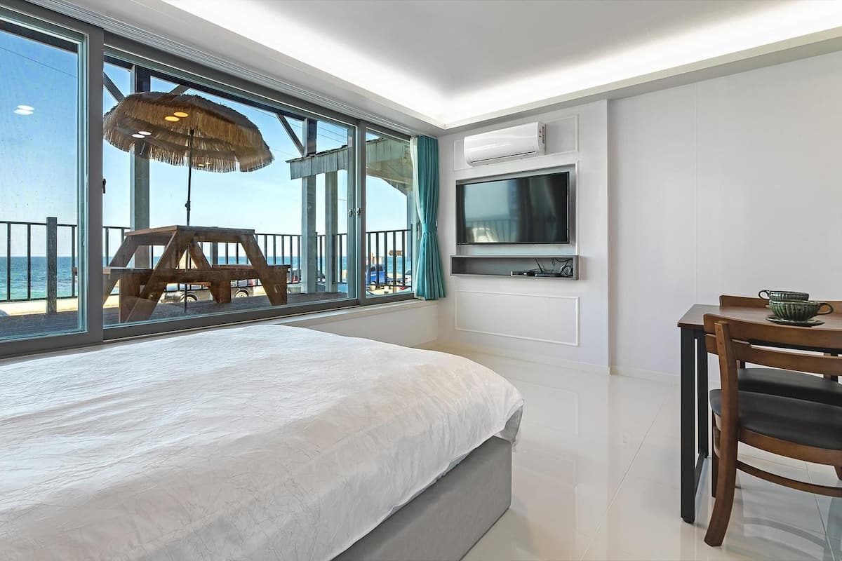 Basic Room, 1 Bedroom (103(pet)) | 1 bedroom, free WiFi