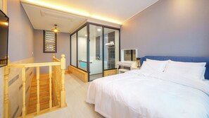 Basic Room, 1 Bedroom (poolvilla2) | 1 bedroom, free WiFi - Namhae Palace1470 Pension (Namhae)