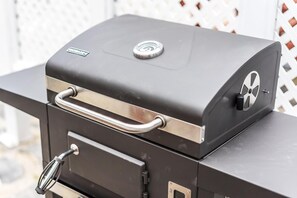 Basic Room, 1 Bedroom (poolvilla2) | 1 bedroom, free WiFi - Namhae Palace1470 Pension (Namhae)