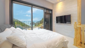 Basic Room, 1 Bedroom (poolvilla3) | 1 bedroom, free WiFi - Namhae Palace1470 Pension (Namhae)