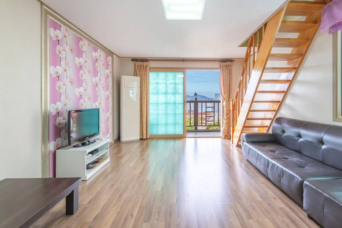 Basic Room, 1 Bedroom (B3)