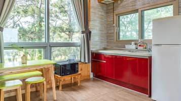 Basic Room, 1 Bedroom (Sole 303(BBQ)) | 1 bedroom, free WiFi