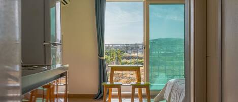 Basic Room, 1 Bedroom (Sole 102(BBQ)) | 1 bedroom, free WiFi