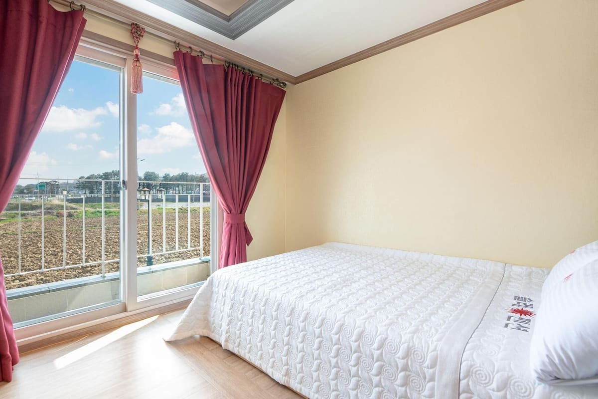 Basic Room, 1 Bedroom (Sole 102(BBQ)) | 1 bedroom, free WiFi