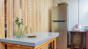 Basic Room, 2 Bedrooms (101) | 1 bedroom, free WiFi