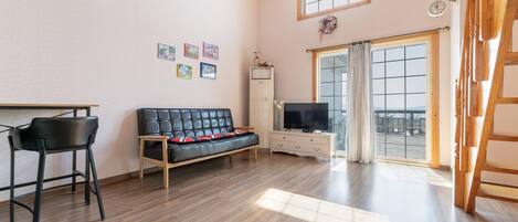 Basic Room, 1 Bedroom (Noul(Oceanviwe)) | 1 bedroom, free WiFi
