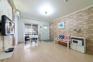 Basic Room, 1 Bedroom (Cindy) | 1 bedroom, free WiFi - Gapyeong Easy Pension (Gapyeong)