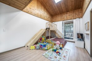 Basic Room, 1 Bedroom (Hatbit(Kids/Spa)) | 1 bedroom, free WiFi - Gangneung 1189 Pension (Gangneung)