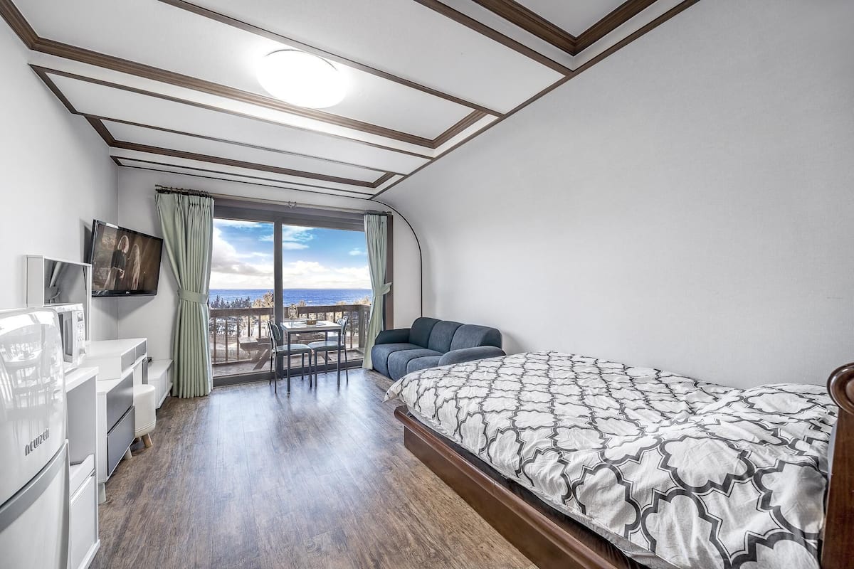 Basic Room, 1 Bedroom (201-A) | 1 bedroom, WiFi (free)