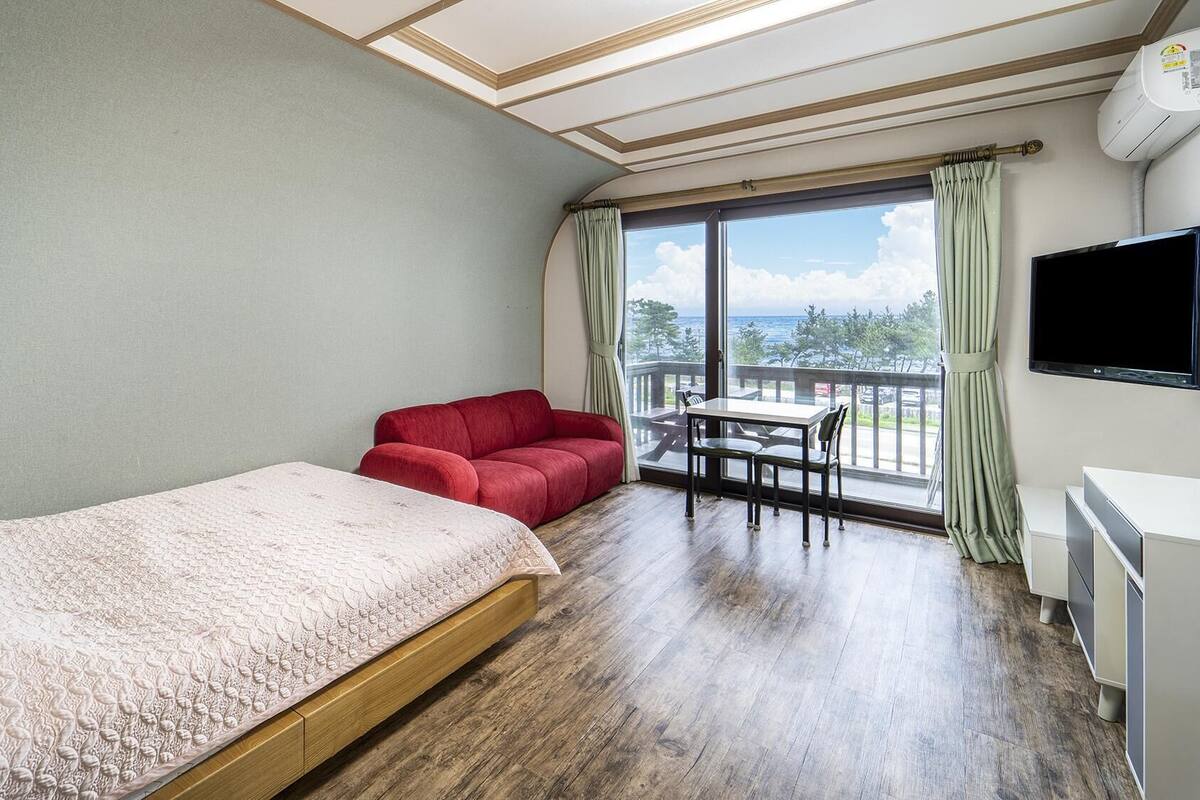 Basic Room, 1 Bedroom (201-B) | 1 bedroom, WiFi (free)