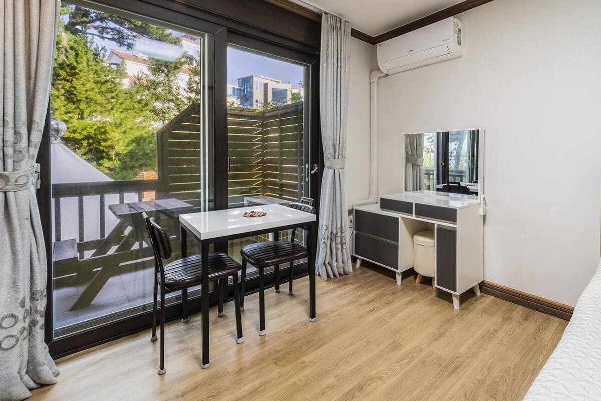 Basic Room, 1 Bedroom (204-B) | 1 bedroom, WiFi (free)
