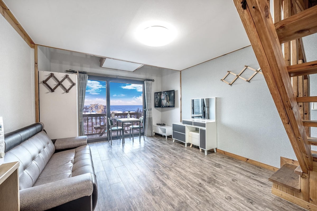 Basic Room, 1 Bedroom (301-A) | 1 bedroom, free WiFi